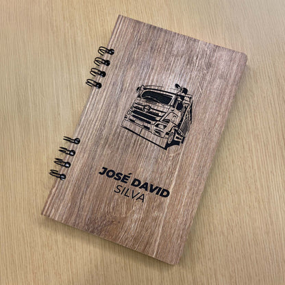 Bitácora en madera Huellas de Ruta